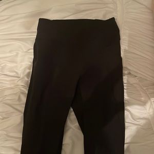 black lululemon leggings